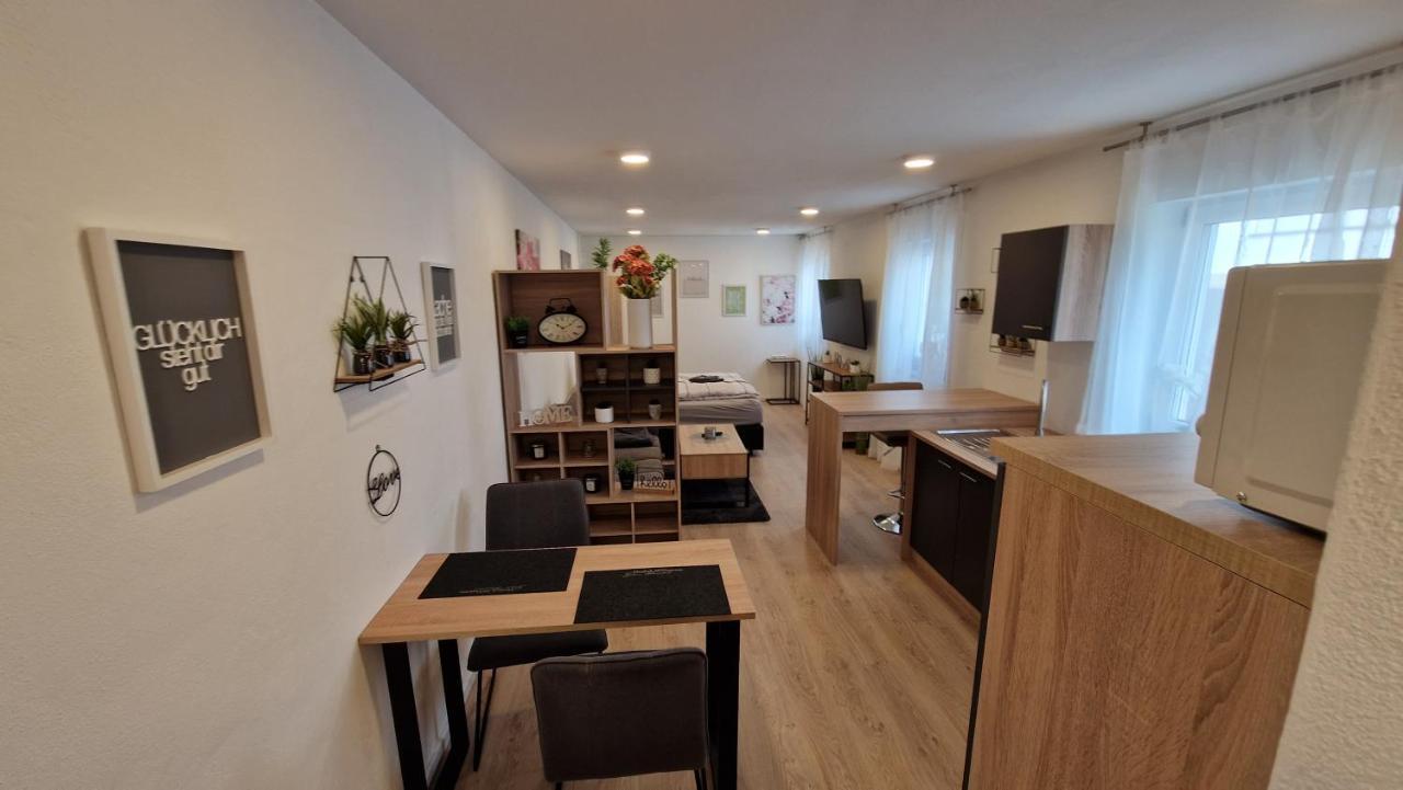 Appartment-Ferienwohnung Mit Kueche, Bad, Kostenlos Wlan, Modern Eingerichtet Roding Kamer foto