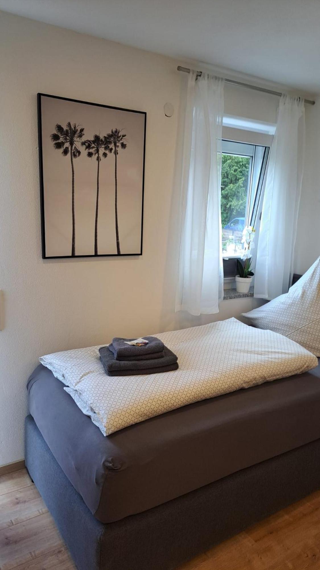 Appartment-Ferienwohnung Mit Kueche, Bad, Kostenlos Wlan, Modern Eingerichtet Roding Kamer foto